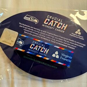 Seattle Seahawks  NFL Football Crucial Catch Cancer Awareness Bracelet SGA NEW